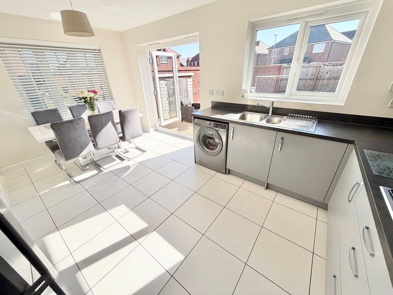 Cuddington Grove Rossmore